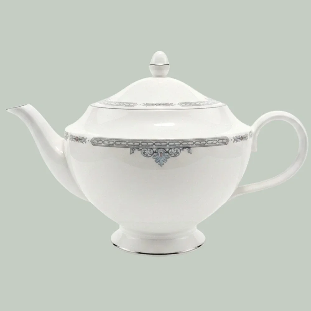 Wedgwood Kingsgate Bone China Teapot R4934U Made in England Victorian White Blue